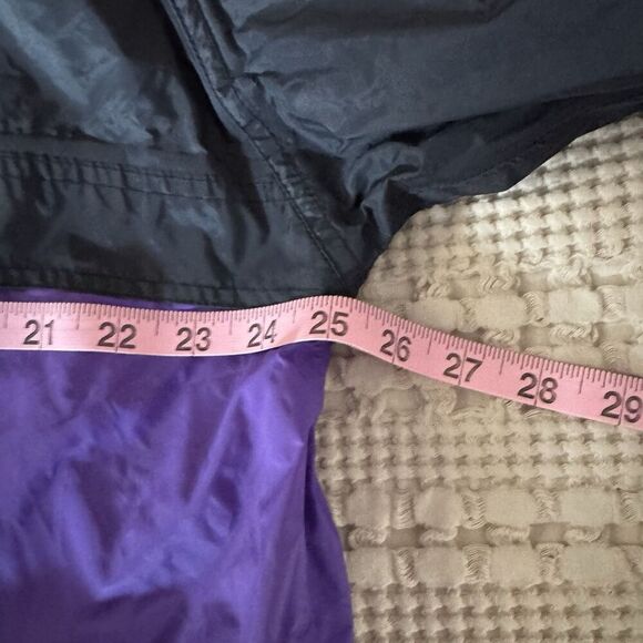 VTG Helly Hansen Men’s Packable Multi-Pocket Black Purple Rain Jacket Sz L - Picture 12 of 13